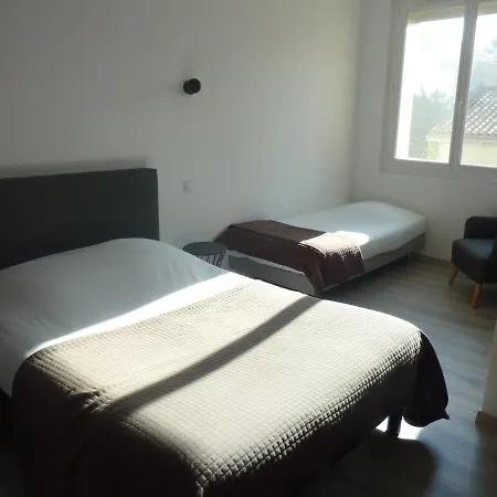 Le Bar Restaurant Hotel