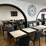 Le Bar Restaurant Hotel