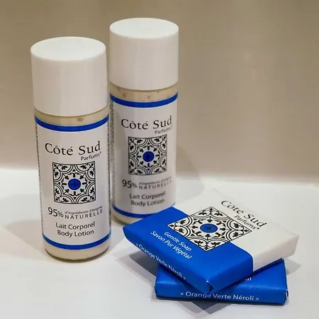 Le Bar Restaurant فندق 2*